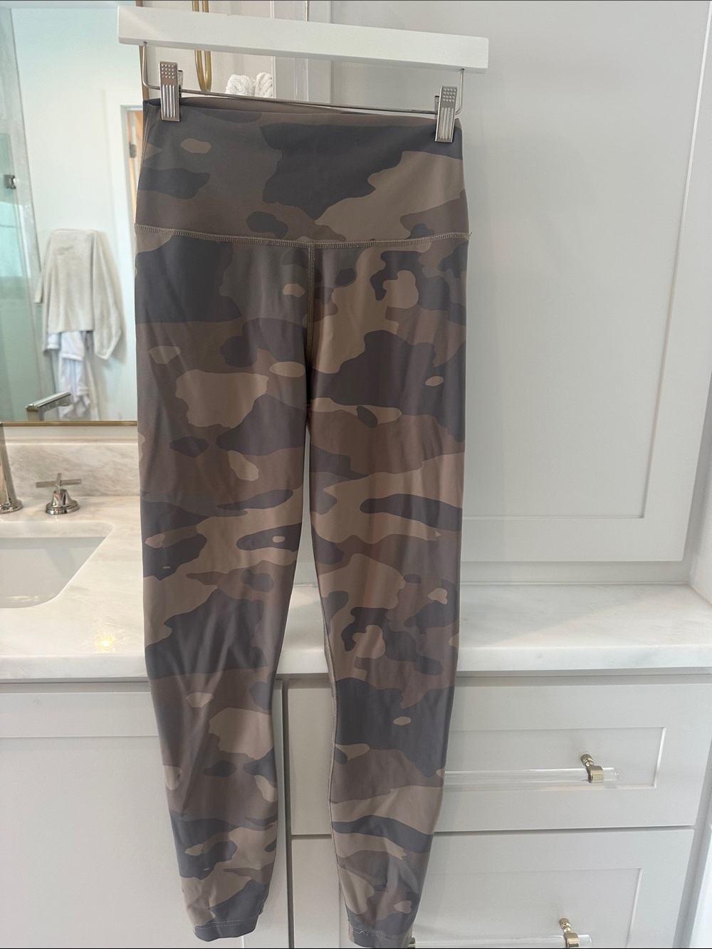 Alo Camo Leggings - Brown/Olive
